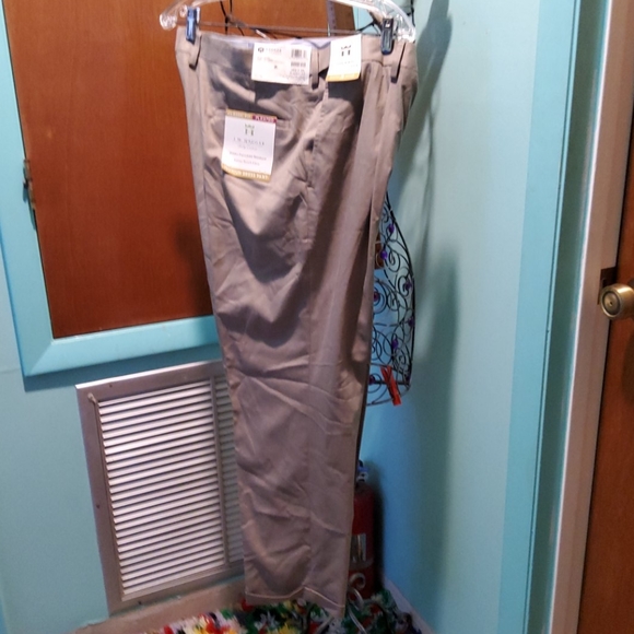 Classic Fit Pleated Haggar Dress Pant - Picture 2 of 11